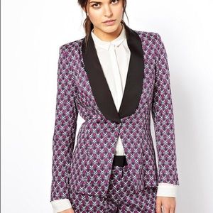 Chic tuxedo style blazer